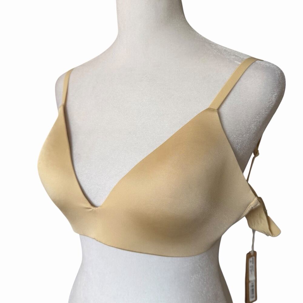 NWT SKIMS Womens 32D Wireless Form T-Shirt Bra Nude Butter Beige Comfort - Picture 7 of 10